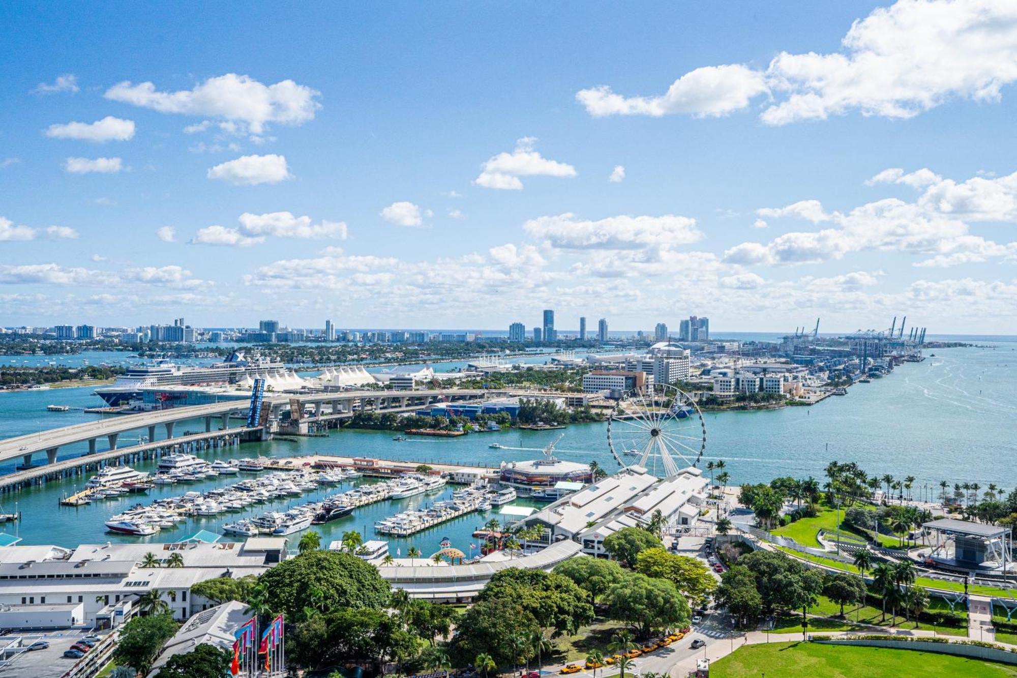 Devereaux Miami Luxury One-Bedroom And Studios Екстер'єр фото