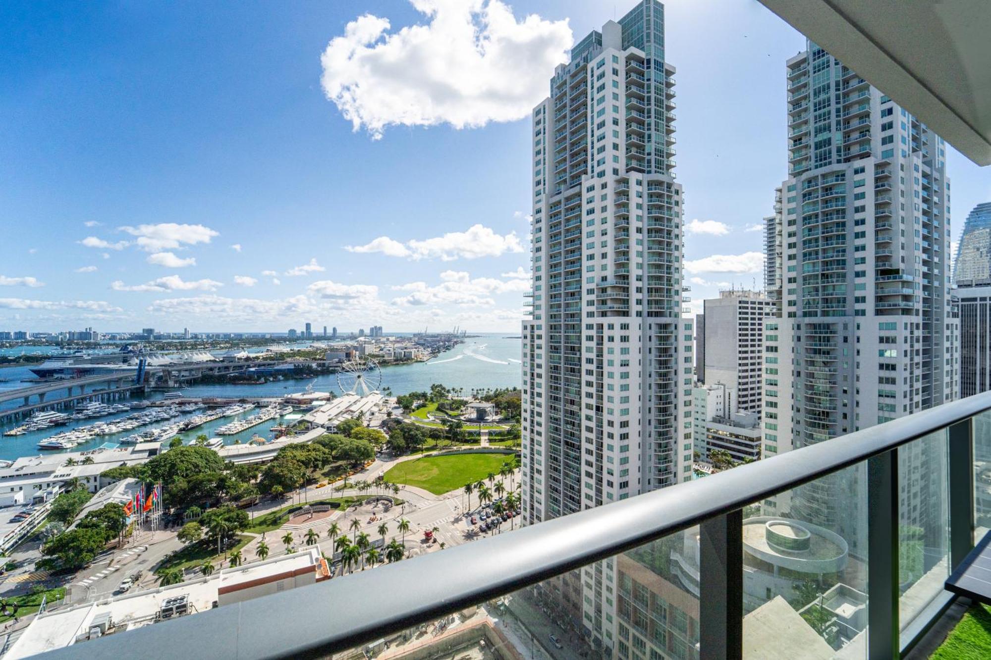 Devereaux Miami Luxury One-Bedroom And Studios Екстер'єр фото