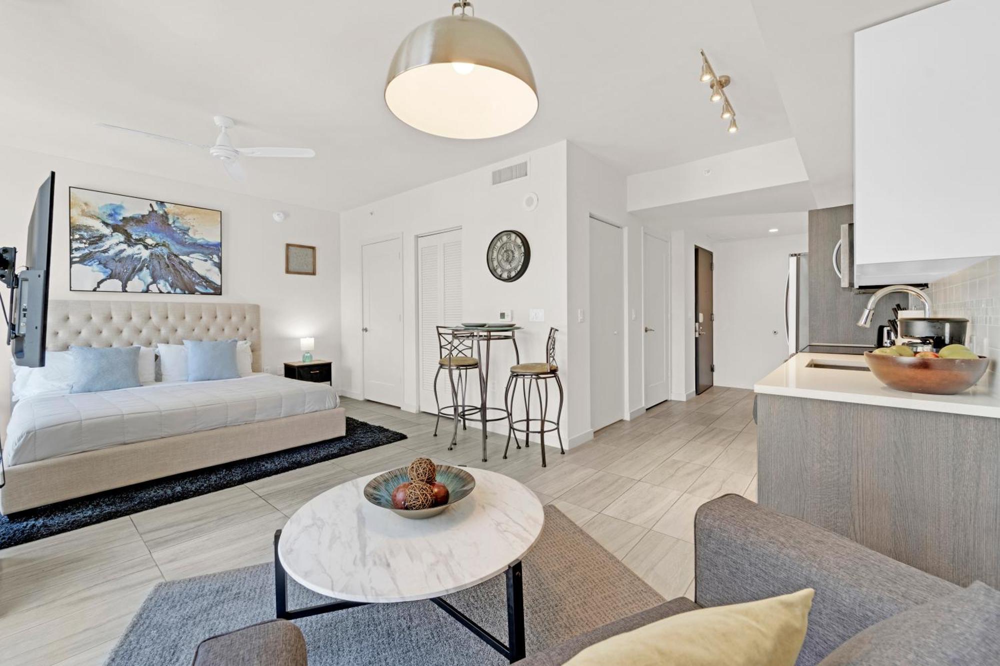 Devereaux Miami Luxury One-Bedroom And Studios Екстер'єр фото