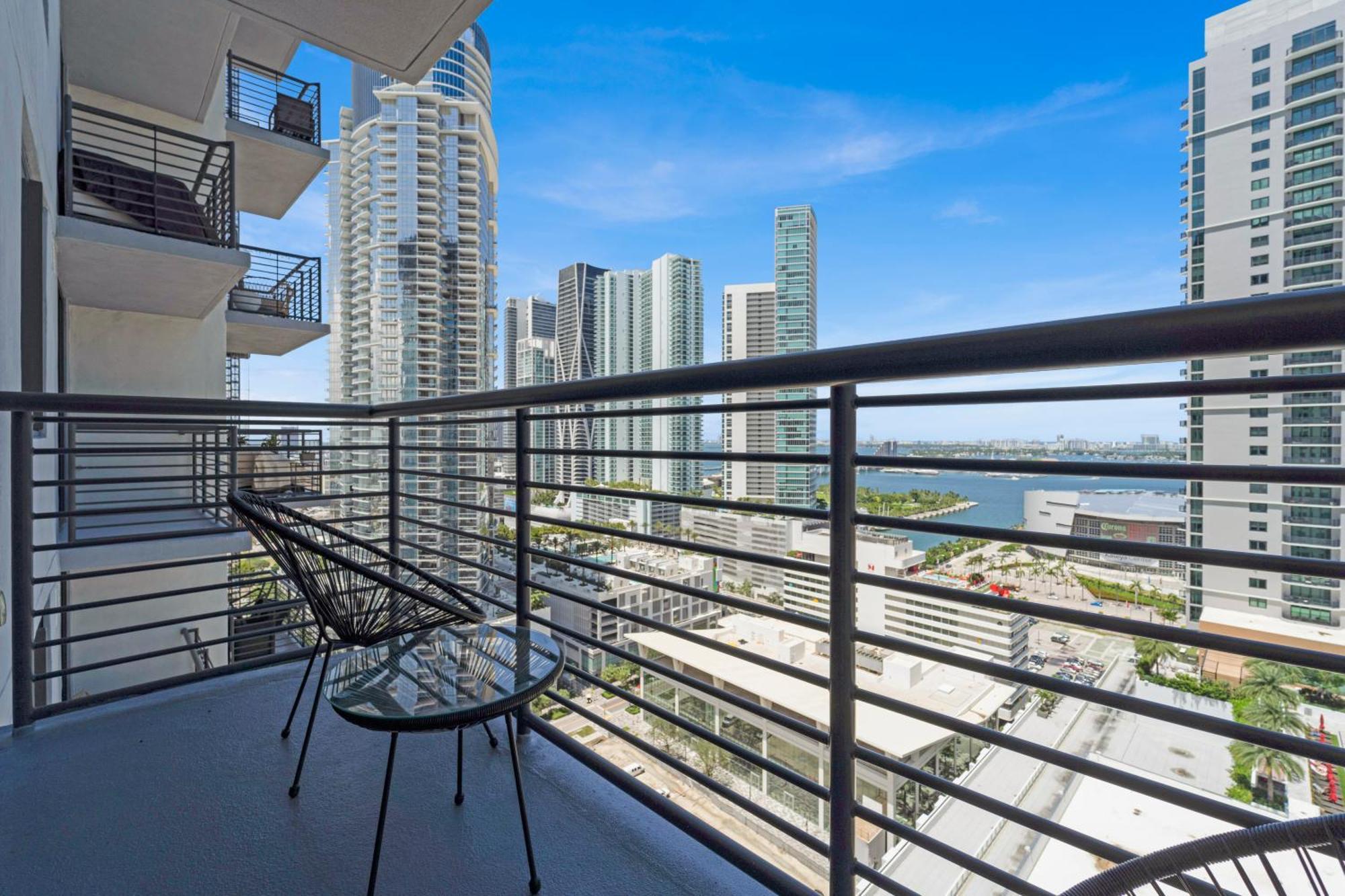 Devereaux Miami Luxury One-Bedroom And Studios Екстер'єр фото