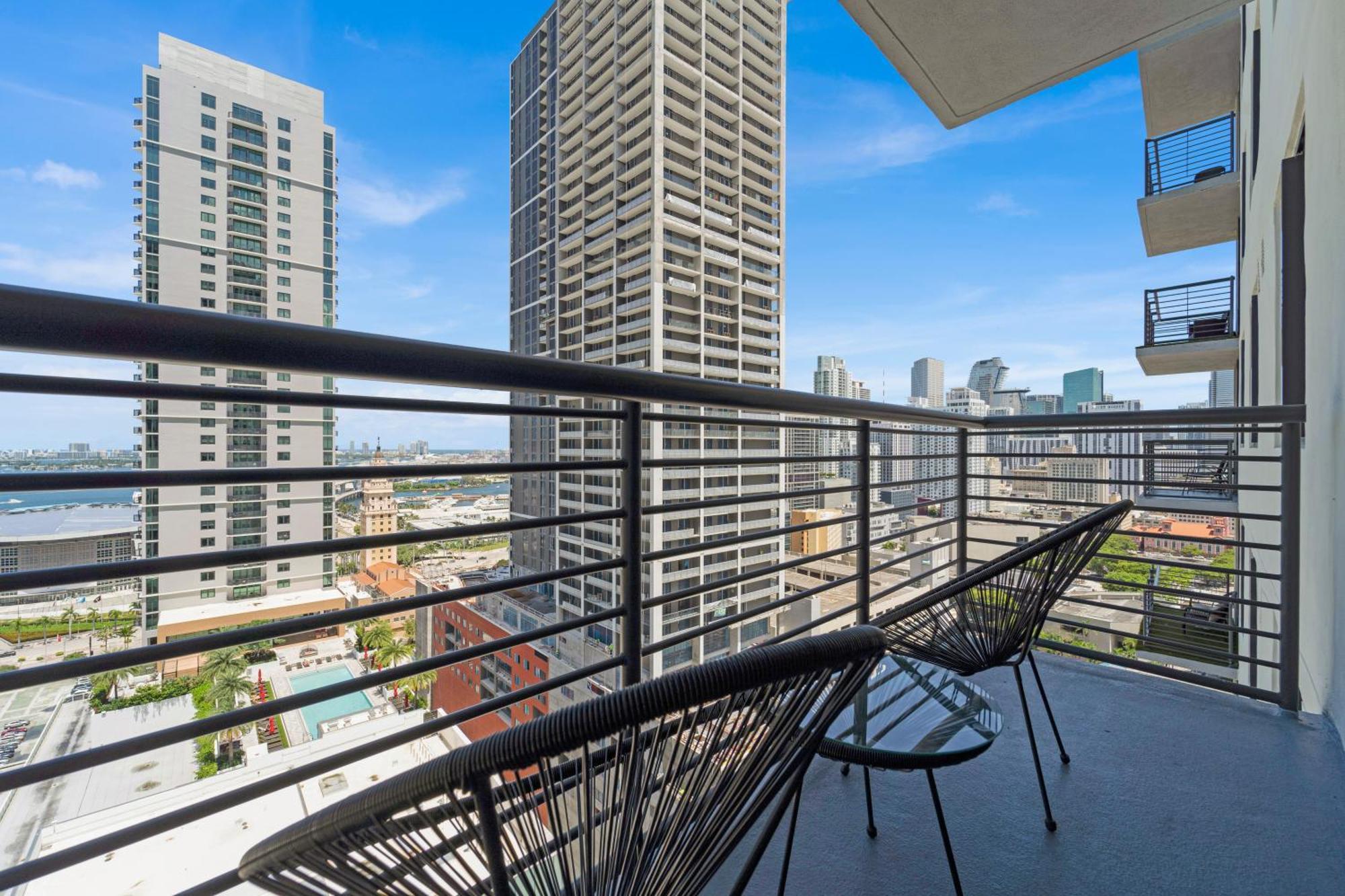 Devereaux Miami Luxury One-Bedroom And Studios Екстер'єр фото