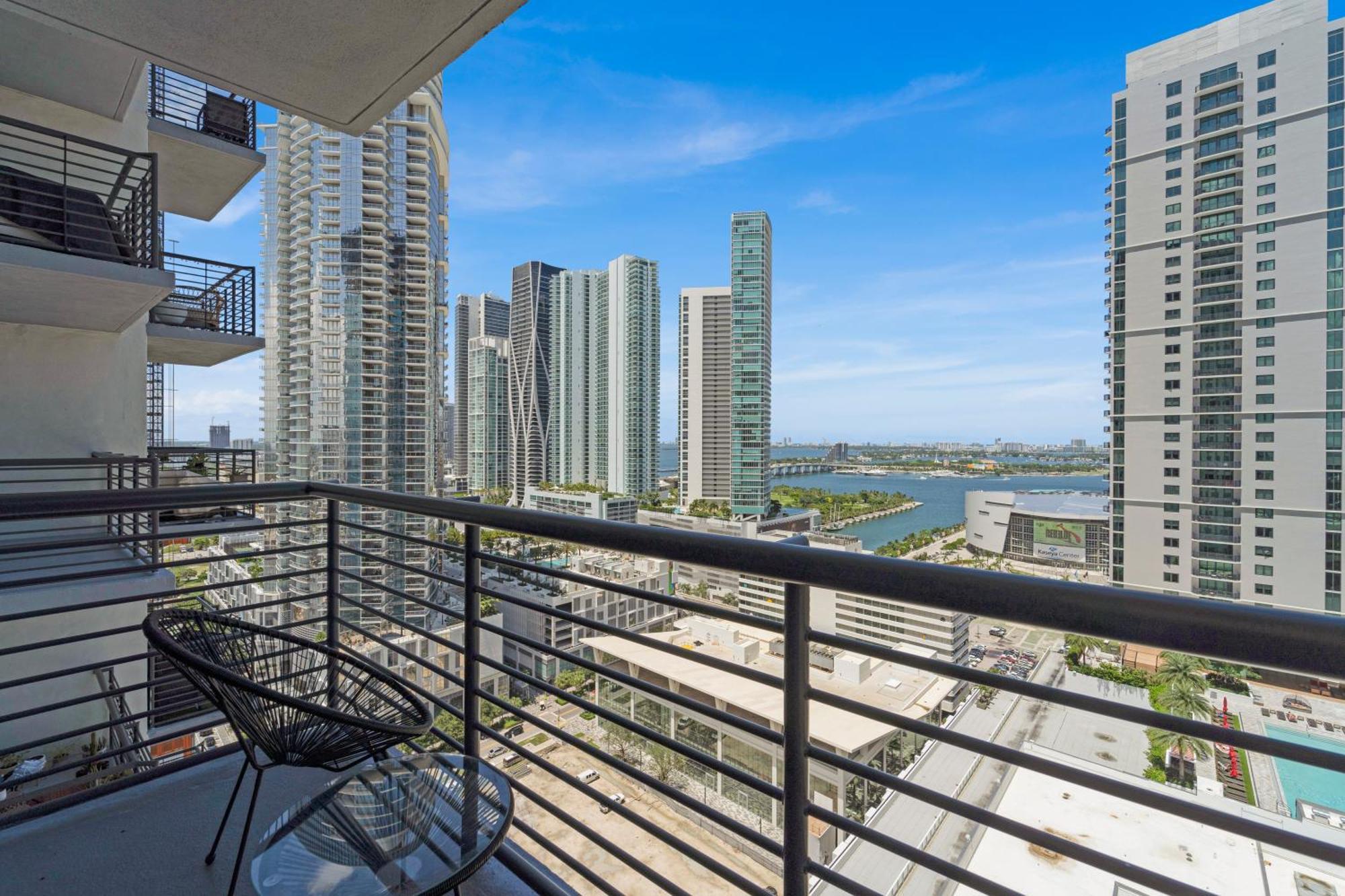 Devereaux Miami Luxury One-Bedroom And Studios Екстер'єр фото
