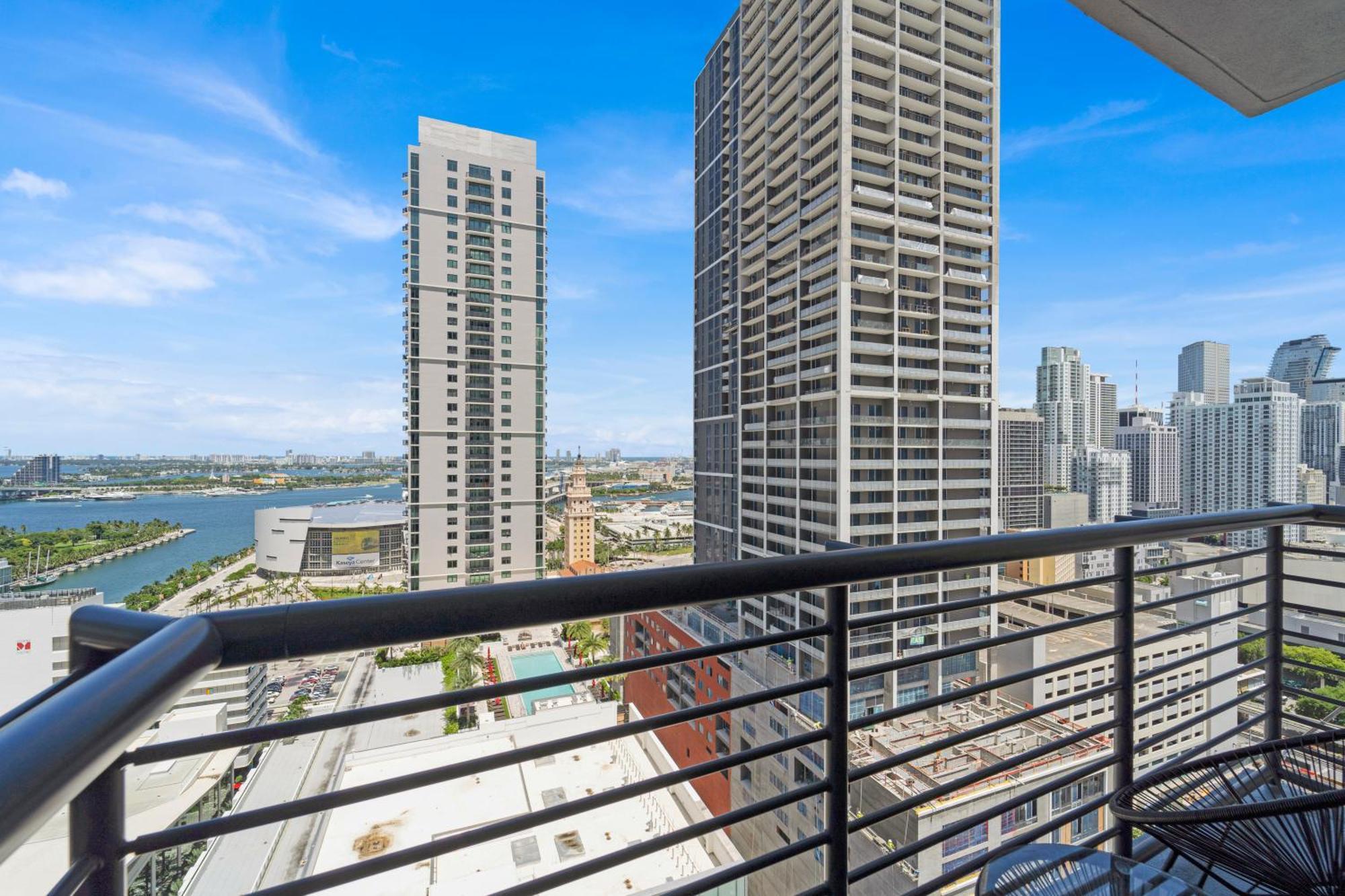 Devereaux Miami Luxury One-Bedroom And Studios Екстер'єр фото